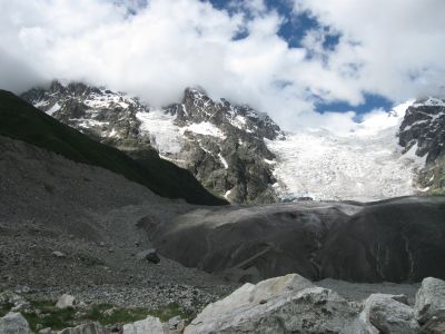 Adishi jäämurd, kõrguste vahe 1 km, uleval Katõni platoo